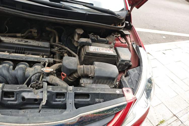 Used Hyundai Verna (older generation) 2010 Sedan 1.4L Automatic Fashionable GT Model Engine Bay Left