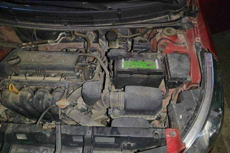 Used Hyundai Verna (older generation) 2010 Sedan 1.4L Manual Comfort GS Engine Bay Left