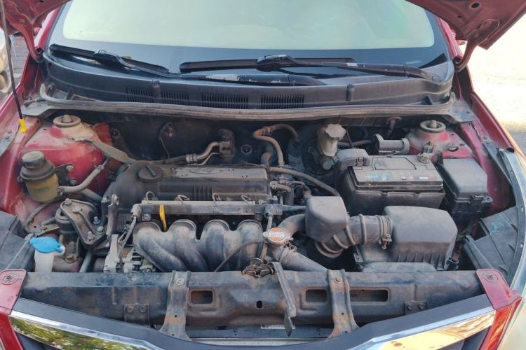 Used Hyundai Verna (older generation) 2010 Sedan 1.4L Manual Comfort GS Engine Bay