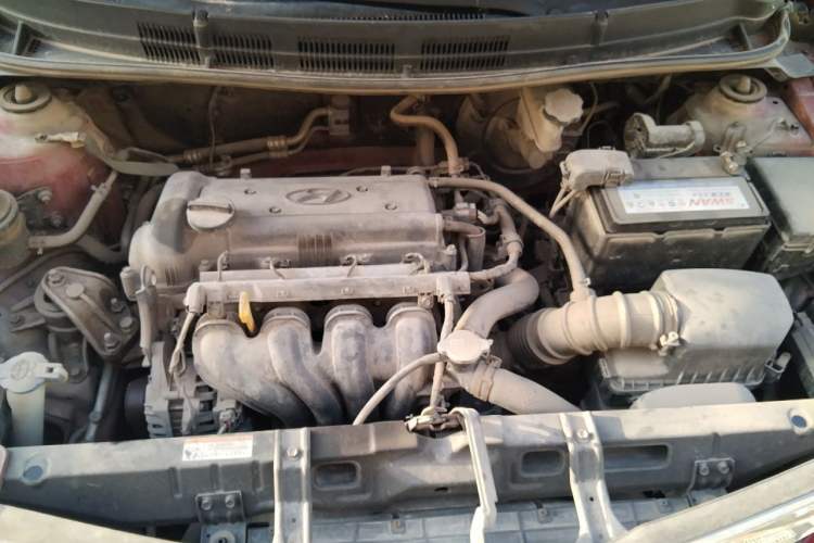 Used Hyundai Verna (older generation) 2010 Sedan 1.4L Manual Comfort GS Engine Bay