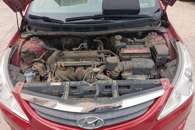 Used Hyundai Verna (older generation) 2010 Sedan 1.4L Automatic Fashionable GT Model Engine Bay