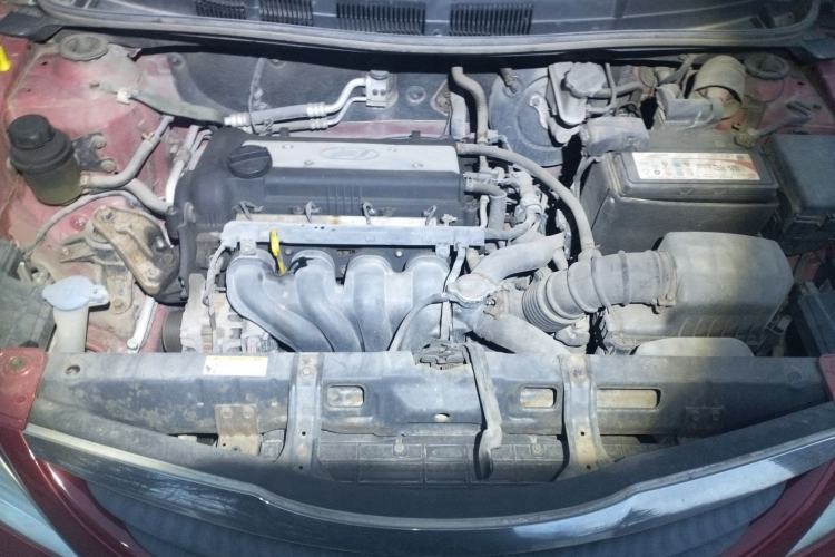 Used Hyundai Verna (older generation) 2010 Sedan 1.4L Manual Comfort GS Engine Bay