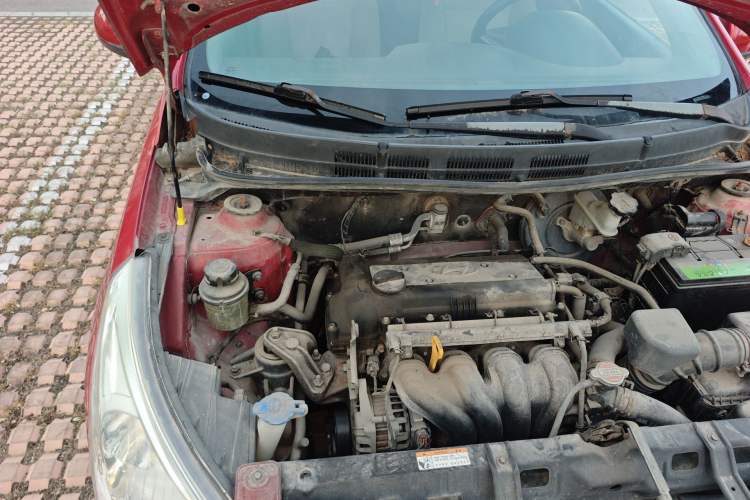 Used Hyundai Verna (older generation) 2010 Sedan 1.4L Manual Comfort GS Engine Bay Right