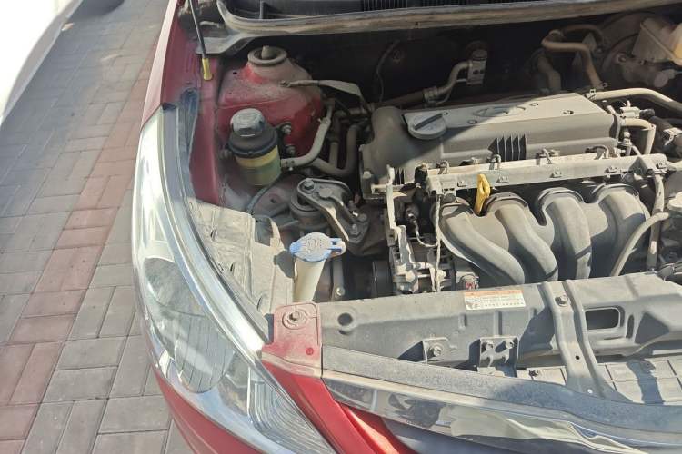 Used Hyundai Verna (older generation) 2010 Sedan 1.4L Manual Comfort GS Engine Bay Right