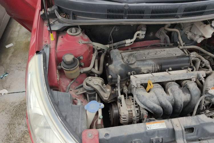 Used Hyundai Verna (older generation) 2010 Sedan 1.4L Manual Comfort GS Engine Bay Right
