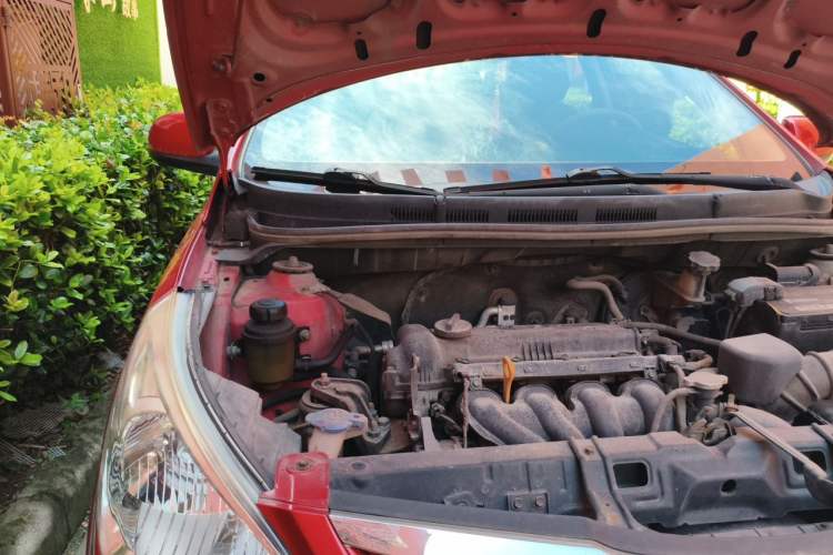 Used Hyundai Verna (older generation) 2010 Sedan 1.4L Manual Comfort GS Engine Bay Right