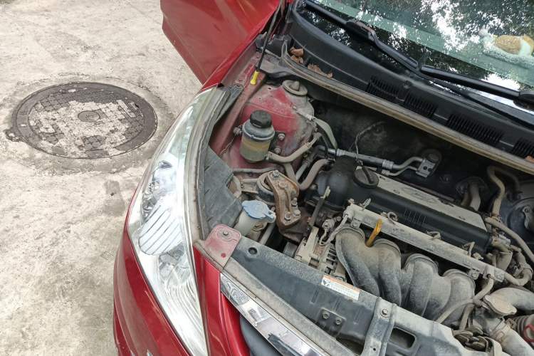 Used Hyundai Verna (older generation) 2010 Sedan 1.4L Automatic Fashionable GT Model Engine Bay Right