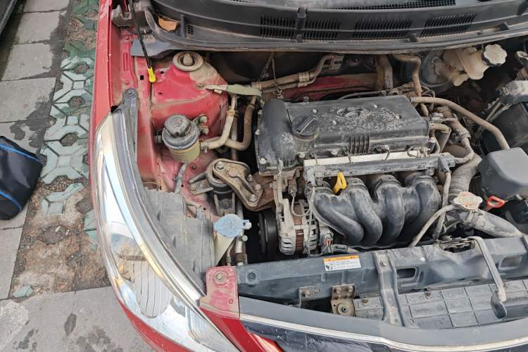 Used Hyundai Verna (older generation) 2010 Sedan 1.4L Automatic Fashionable GT Model Engine Bay Right