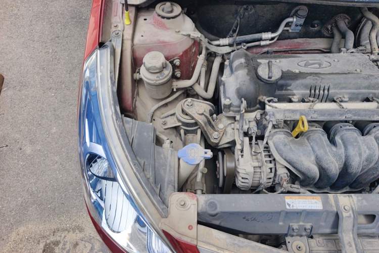 Used Hyundai Verna (older generation) 2010 Sedan 1.4L Automatic Fashionable GT Model Engine Bay Right