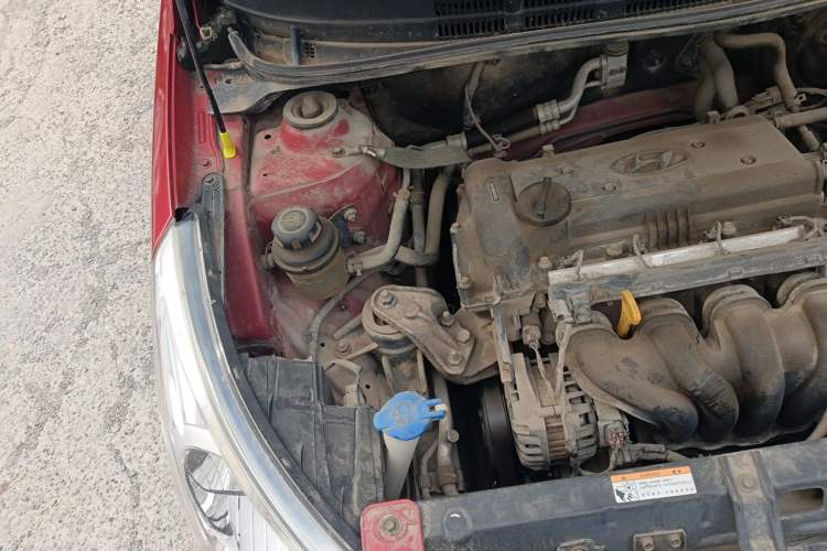 Used Hyundai Verna (older generation) 2010 Sedan 1.4L Automatic Fashionable GT Model Engine Bay Right