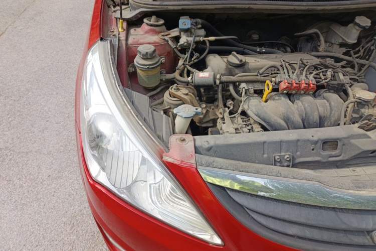 Used Hyundai Verna (older generation) 2010 Sedan 1.4L Automatic Fashionable GT Model Engine Bay Right