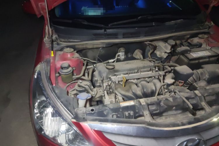 Used Hyundai Verna (older generation) 2010 Sedan 1.4L Automatic Comfort Model GS Engine Bay Right