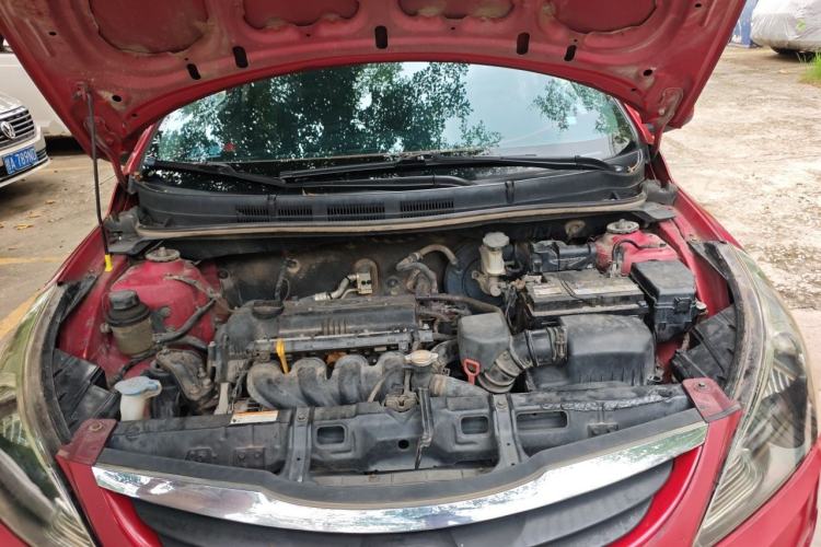 Used Hyundai Verna (older generation) 2010 Sedan 1.4L Automatic Comfort Model GS Engine Bay