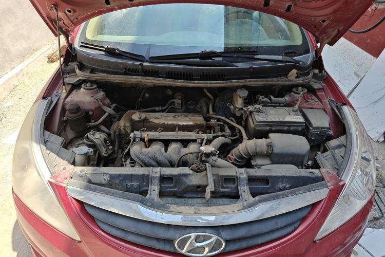 Used Hyundai Verna (older generation) 2010 Sedan 1.4L Automatic Comfort Model GS Engine Bay