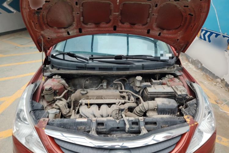 Used Hyundai Verna (older generation) 2010 Sedan 1.4L Manual Comfort GS Engine Bay