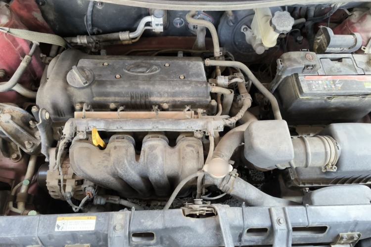 Used Hyundai Verna (older generation) 2010 Sedan 1.4L Manual Comfort GS Engine Bay
