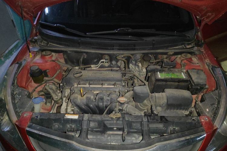 Used Hyundai Verna (older generation) 2010 Sedan 1.4L Manual Comfort GS Engine Bay
