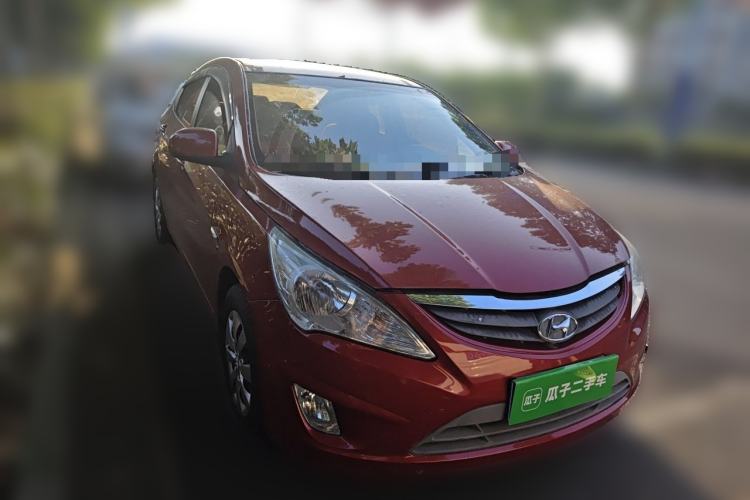 Used Hyundai Verna (older generation) 2010 Sedan 1.4L Manual Comfort GS Front Right 45 Deg