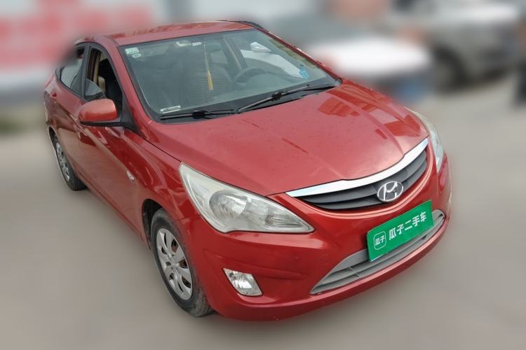 Used Hyundai Verna (older generation) 2010 Sedan 1.4L Manual Comfort GS Front Right 45 Deg