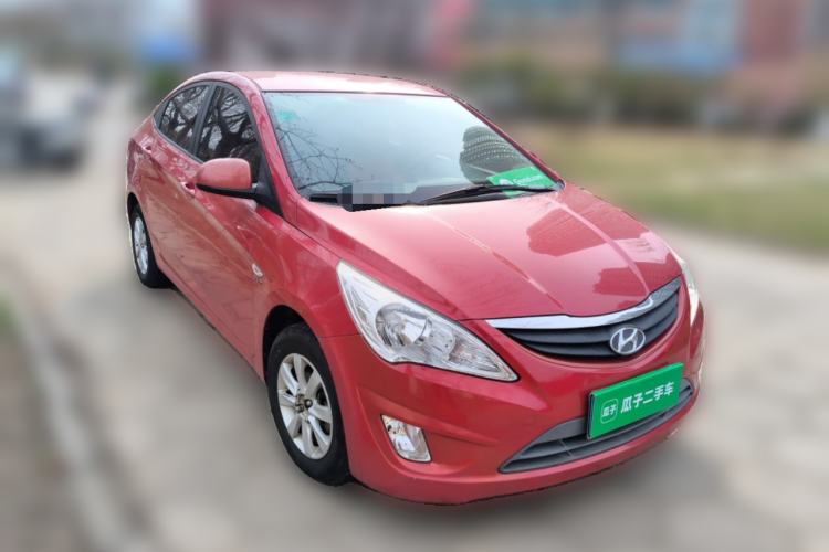 Used Hyundai Verna (older generation) 2010 Sedan 1.4L Manual Comfort GS Front Right 45 Deg