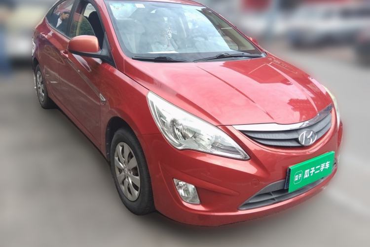 Used Hyundai Verna (older generation) 2010 Sedan 1.4L Manual Comfort GS Front Right 45 Deg