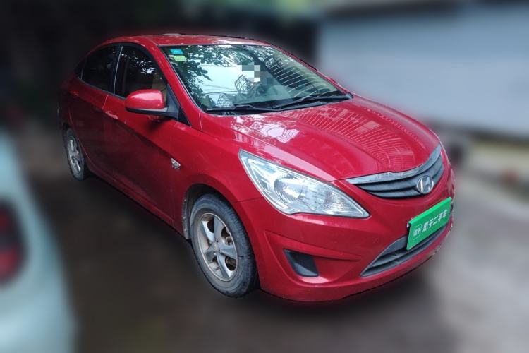 Used Hyundai Verna (older generation) 2010 Sedan 1.4L Manual Standard GL Model Front Right 45 Deg