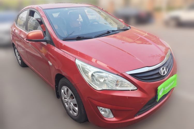 Used Hyundai Verna (older generation) 2010 Sedan 1.4L Manual Comfort GS Front Right 45 Deg