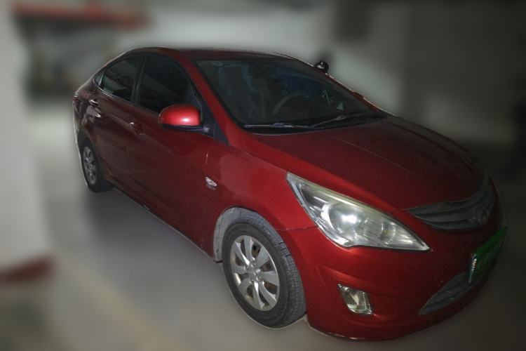 Used Hyundai Verna (older generation) 2010 Sedan 1.4L Automatic Comfort Model GS Front Right 45 Deg