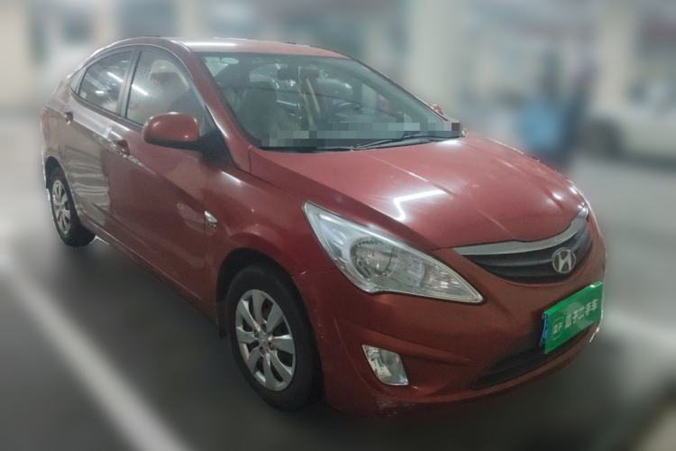 Used Hyundai Verna (older generation) 2010 Sedan 1.4L Manual Comfort GS Front Right 45 Deg