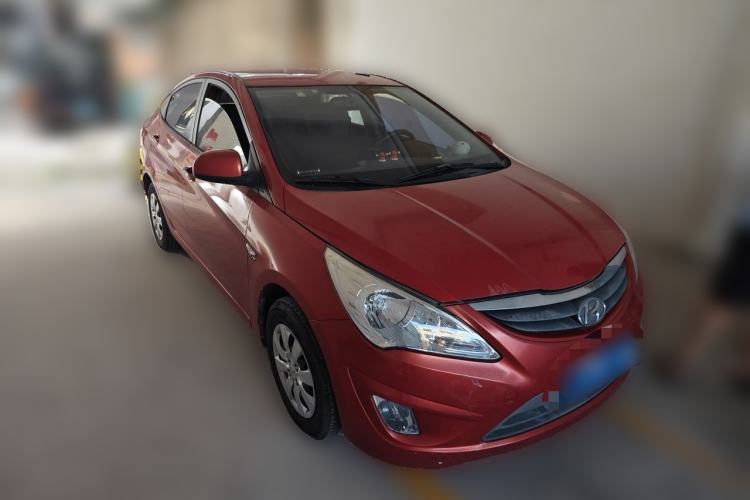 Used Hyundai Verna (older generation) 2010 Sedan 1.4L Manual Comfort GS Front Right 45 Deg