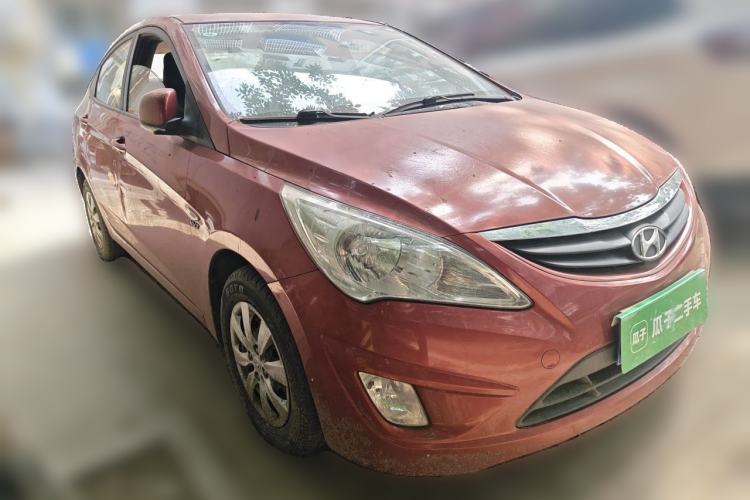 Used Hyundai Verna (older generation) 2010 Sedan 1.4L Manual Comfort GS Front Right 45 Deg