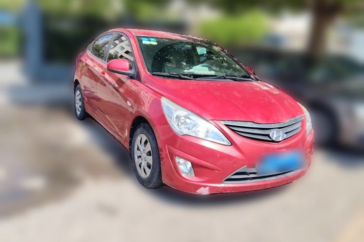 Used Hyundai Verna (older generation) 2010 Sedan 1.4L Manual Comfort GS Front Right 45 Deg