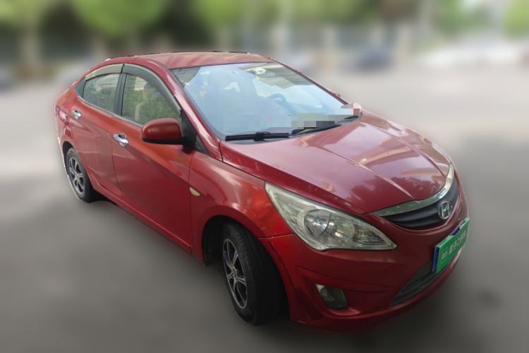 Used Hyundai Verna (older generation) 2010 Sedan 1.4L Manual Standard GL Model Front Right 45 Deg
