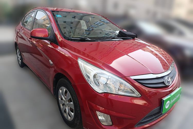 Used Hyundai Verna (older generation) 2010 Sedan 1.4L Manual Comfort GS Front Right 45 Deg