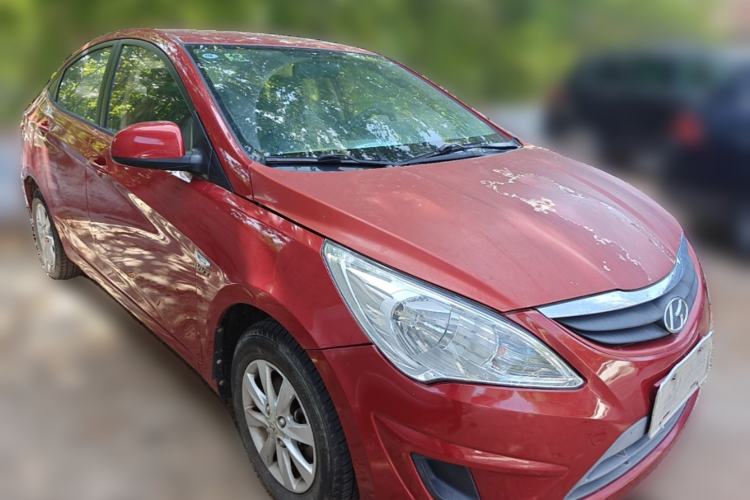 Used Hyundai Verna (older generation) 2010 Sedan 1.4L Manual Standard GL Model Front Right 45 Deg