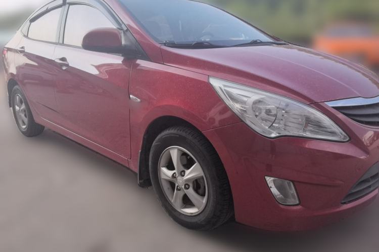 Used Hyundai Verna (older generation) 2010 Sedan 1.4L Automatic Fashionable GT Model Front Right 45 Deg