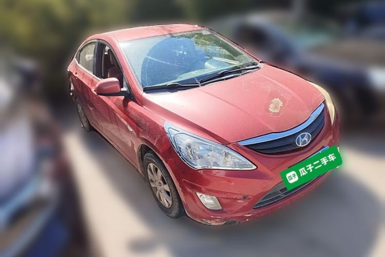 Used Hyundai Verna (older generation) 2010 Sedan 1.4L Manual Comfort GS Front Right 45 Deg