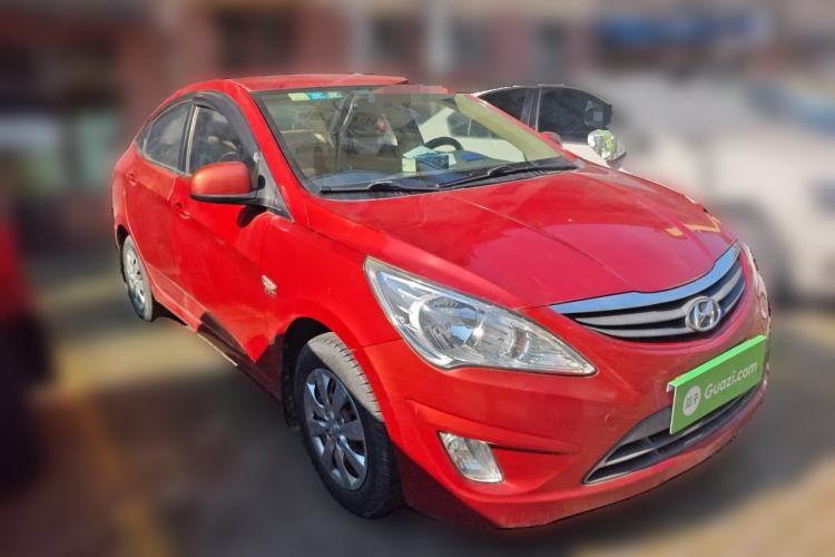 Used Hyundai Verna (older generation) 2010 Sedan 1.4L Manual Comfort GS Front Right 45 Deg