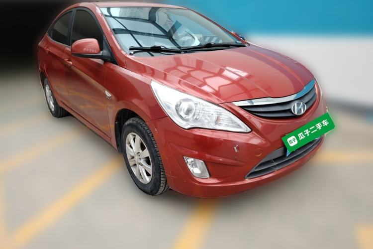 Used Hyundai Verna (older generation) 2010 Sedan 1.4L Manual Comfort GS Front Right 45 Deg