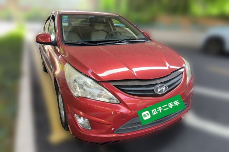 Used Hyundai Verna (older generation) 2010 Sedan 1.4L Manual Comfort GS Front Right 45 Deg