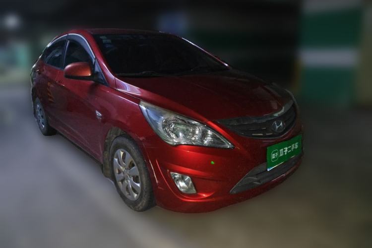 Used Hyundai Verna (older generation) 2010 Sedan 1.4L Manual Comfort GS Front Right 45 Deg