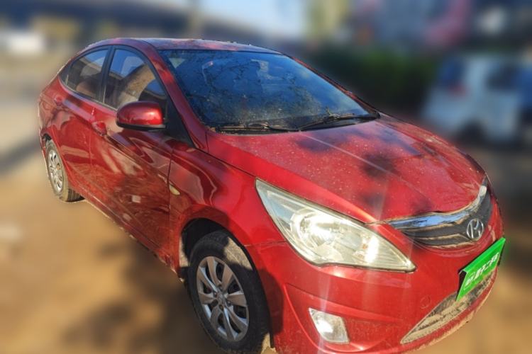 Used Hyundai Verna (older generation) 2010 Sedan 1.4L Manual Comfort GS Front Right 45 Deg