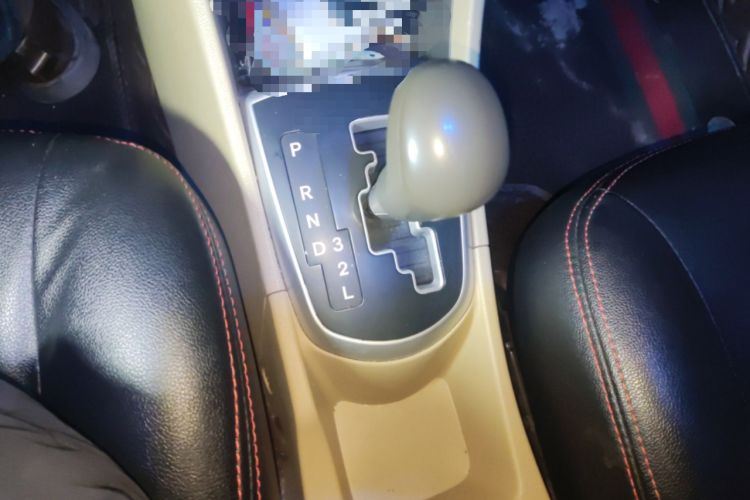 Used Hyundai Verna (older generation) 2010 Sedan 1.4L Automatic Comfort Model GS Gear Lever