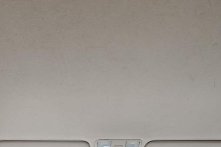 Used Hyundai Verna (older generation) 2010 Sedan 1.4L Manual Comfort GS Headliner