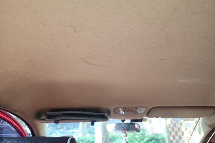 Used Hyundai Verna (older generation) 2010 Sedan 1.4L Automatic Comfort Model GS Headliner