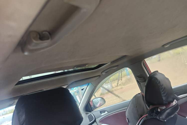 Used Hyundai Verna (older generation) 2010 Sedan 1.4L Automatic Fashionable GT Model Headliner