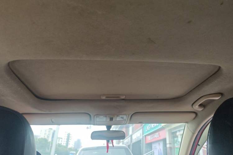 Used Hyundai Verna (older generation) 2010 Sedan 1.4L Automatic Fashionable GT Model Headliner