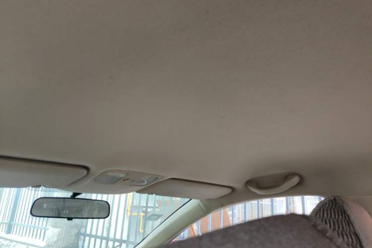 Used Hyundai Verna (older generation) 2010 Sedan 1.4L Automatic Comfort Model GS Headliner