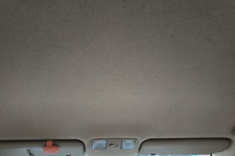 Used Hyundai Verna (older generation) 2010 Sedan 1.4L Automatic Comfort Model GS Headliner