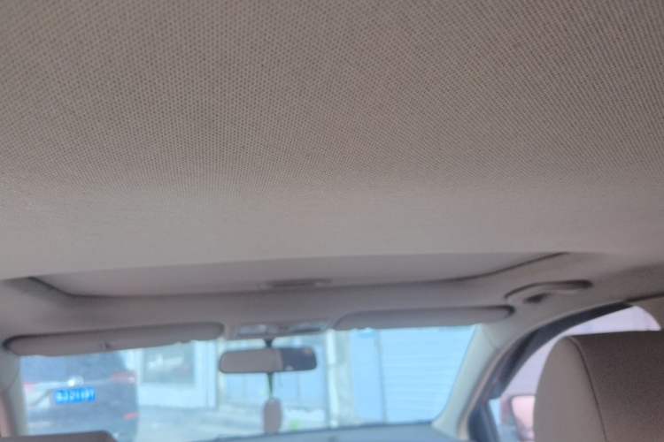 Used Hyundai Verna (older generation) 2010 Sedan 1.4L Automatic Fashionable GT Model Headliner